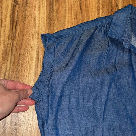 J McLaughlin women small 4 6 Shirt Top Chambray Button Down Alondra short sleeve - Picture 3 of 9